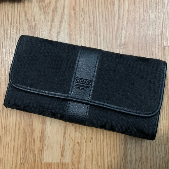 Coach Accessories - Coach wallet Coach Accessories - Coach wallet